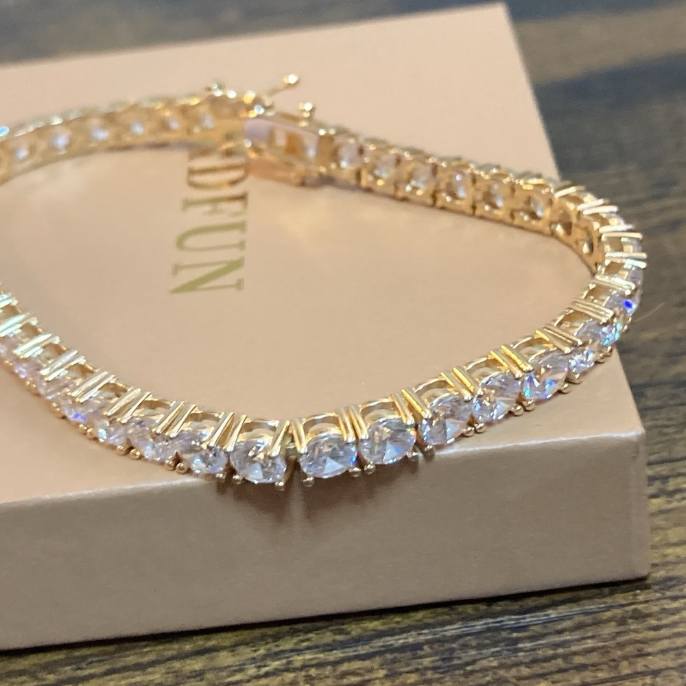 Gold Tone CZ Tennis Bracelet 8.5in 5mm Round‎ Clear Stones